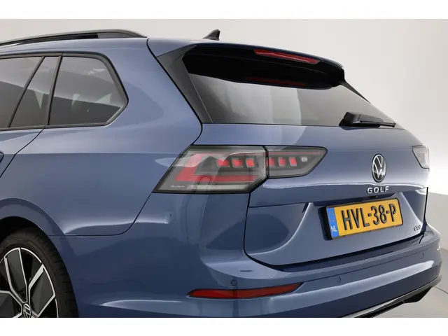 Volkswagen Golf Variant 1.5 eTSI R-Line DSG 2024 Benzine 39