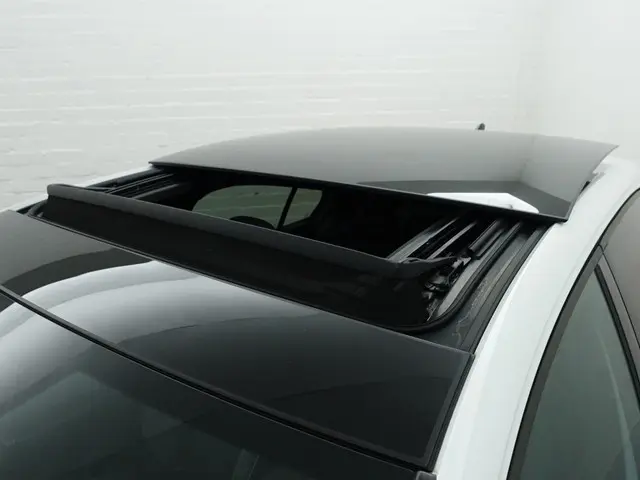 Volkswagen Golf 1.5 eTSI R Line Aut- 2020 Hybride Benzine 5