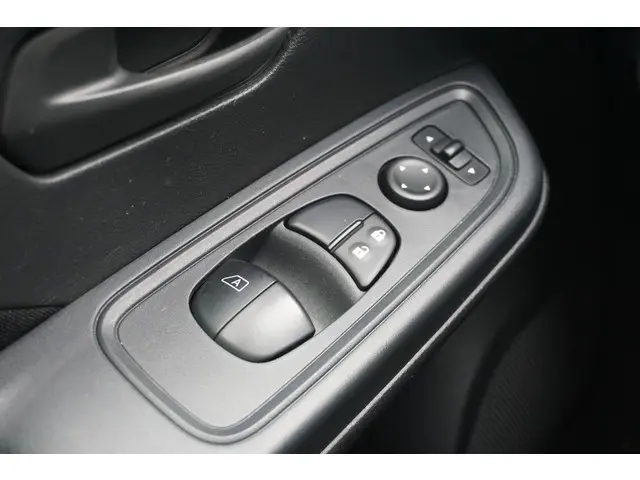 Nissan Micra 1.0L Visia+ 2017 Benzine 17