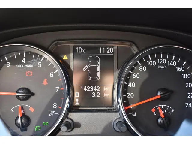 Nissan QASHQAI 1.6 Visia 2013 Benzine 21