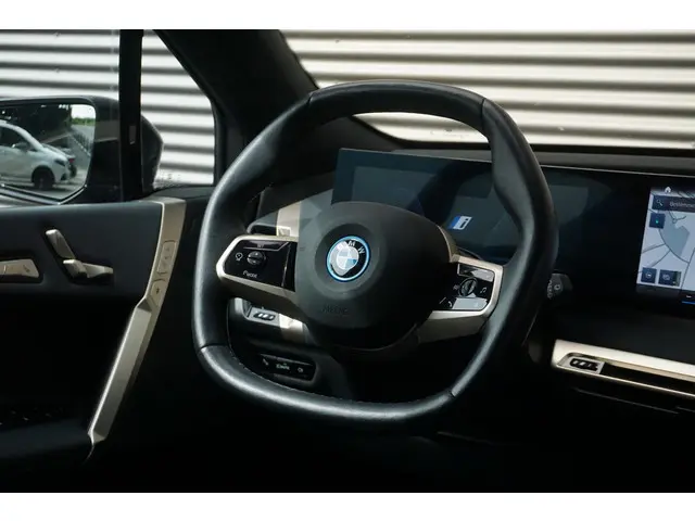 BMW iX xDrive50 2023 Elektrisch 26