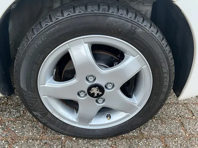 Peugeot 107 1.0 EXCLUSIVE NL-AUTO-NAP 2012 Benzine 42