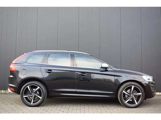 Volvo XC60 2.0 T6 306pk Geartronic R-Design 2015 Benzine 4