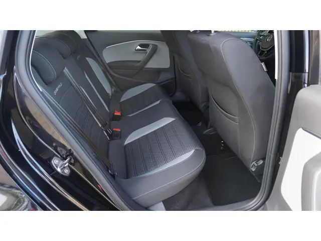 Volkswagen Polo Cross 1.2 TSI 90pk DSG 2017 Benzine 13