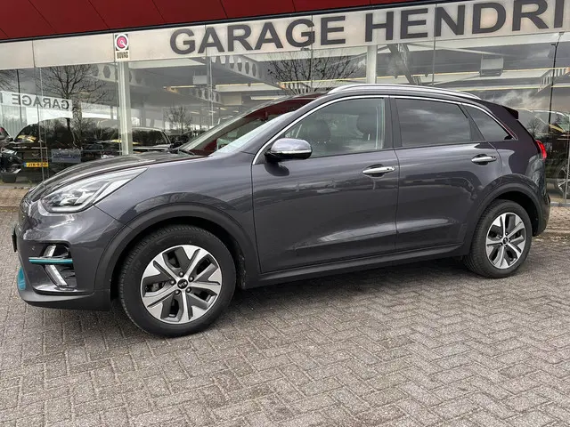Kia e-Niro ExecutiveLine 64 kWh 2020 Elektrisch 4