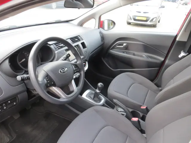 Kia Rio 1.2 CVVT Comfort Pack 5 deurs 2013 Benzine 2