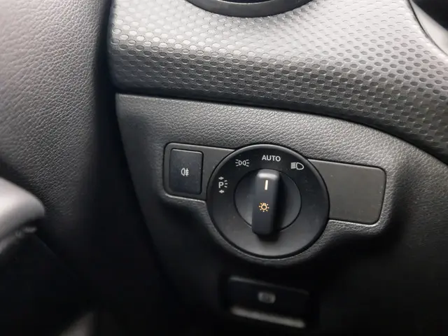 Mercedes-Benz A-Klasse 180 Black Sport 2013 Benzine 23