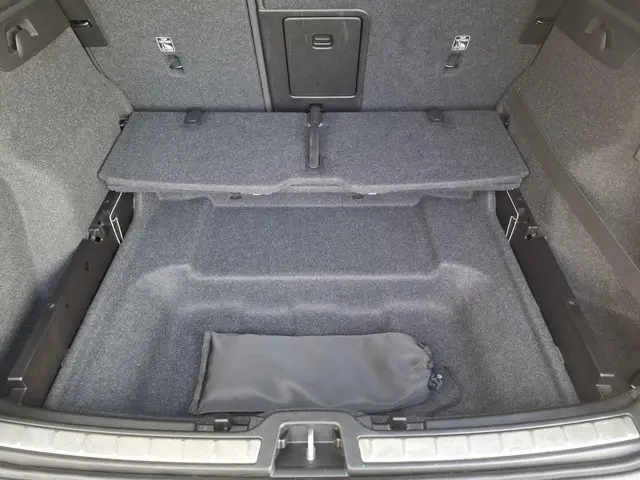 Volvo XC40 1.5 T3 R-Design 2020 Benzine 32