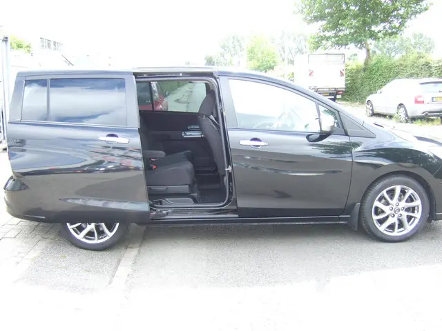 Mazda 5 1.8 TS CLIMA CRUISE 7 Pers Trekhaak 2014 Benzine 18
