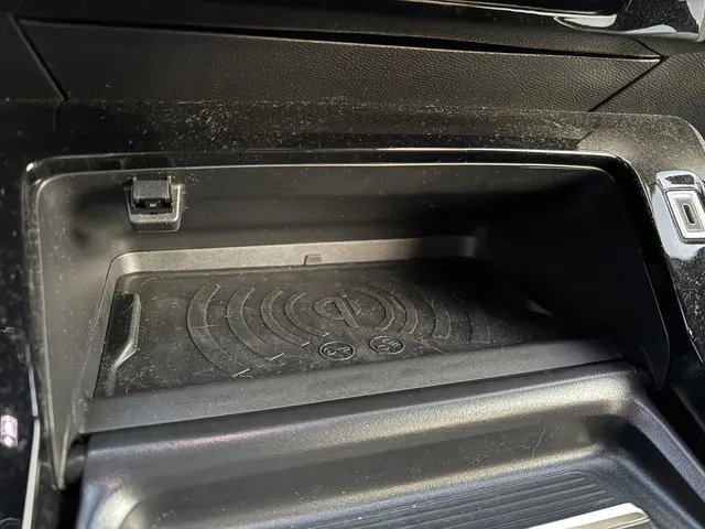 Peugeot e-2008 EV Allure 54 kWh 2023 Elektrisch 19