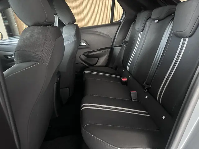 Opel Corsa 1.2 GS Stoelverwarming | dodehoek | 2024 Benzine 18