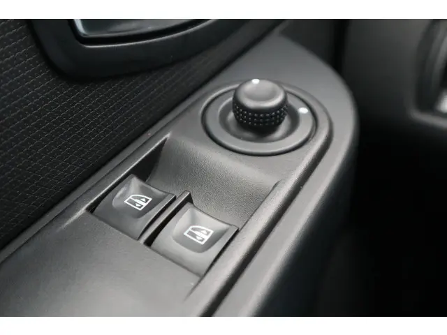 Renault Clio Estate 0.9 TCe Limited 2016 Benzine 22