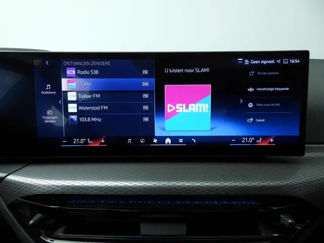 BMW 3 Serie Touring 330e 2024 Hybride Benzine 19