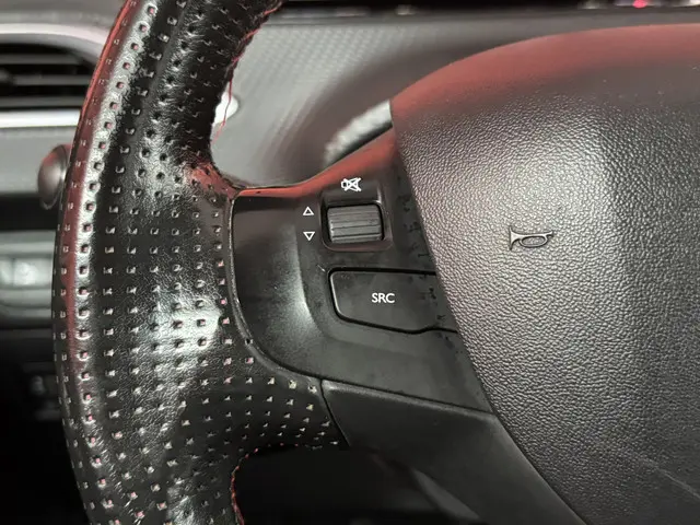 Peugeot 208 1.2 PureTech GT-line 2017 Benzine 29