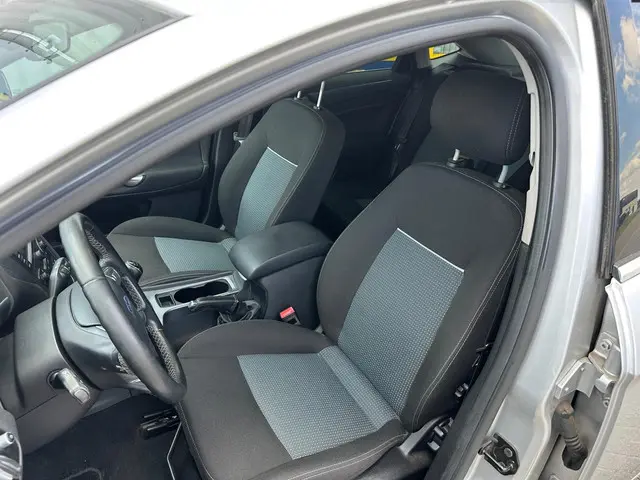 Ford Mondeo 1.6 EcoBoost Trend 2012 Benzine 12