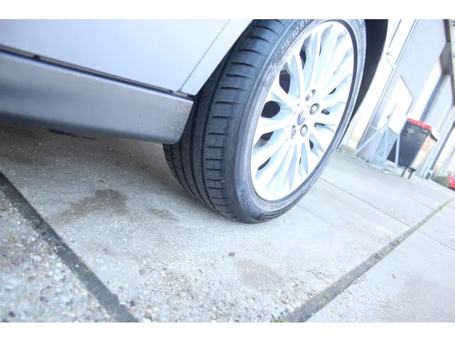 Ford C-MAX 1.0 -126 Pk Titanium 2013 Benzine 21