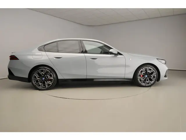 BMW i5 xDrive40 2024 Elektrisch 4