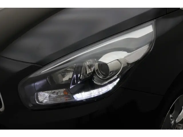 Kia Carens 1.6 GDi ExecutiveLine 7p. 2016 Benzine 28