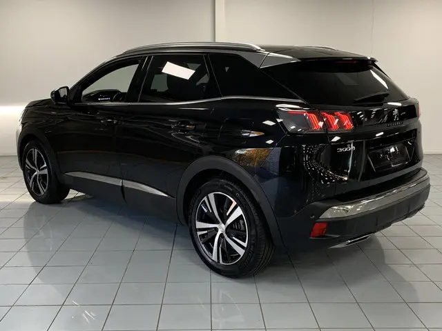 Peugeot 3008 1.6 HYbrid4 300 GT 2022 Hybride Benzine 6