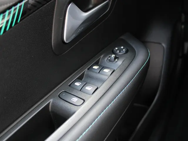 Peugeot 208 1.2 PureTech Allure 2021 Benzine 21