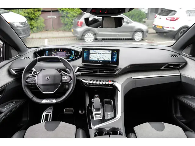 Peugeot 3008 1.6 HYbrid 225 Allure 2022 Hybride Benzine 9