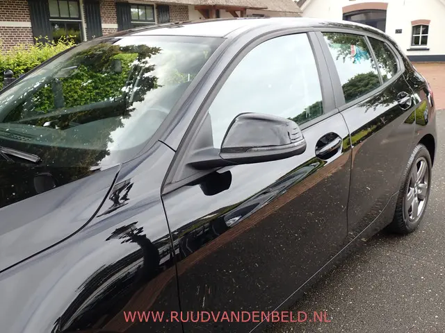 BMW 1 Serie 118i 2021 Benzine 25