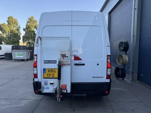 Renault Master T35 2.3 dCi L2H2 2019 Diesel 3