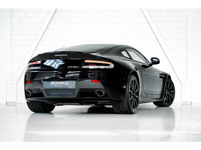 Aston Martin V12 Vantage S 2014 Benzine 3