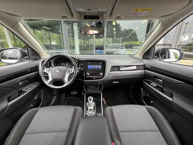 Mitsubishi Outlander 2.4 PHEV Pure 2020 Hybride Benzine 4