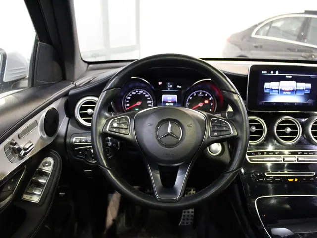 Mercedes-Benz GLC 250 4MATIC 2017 Benzine 11