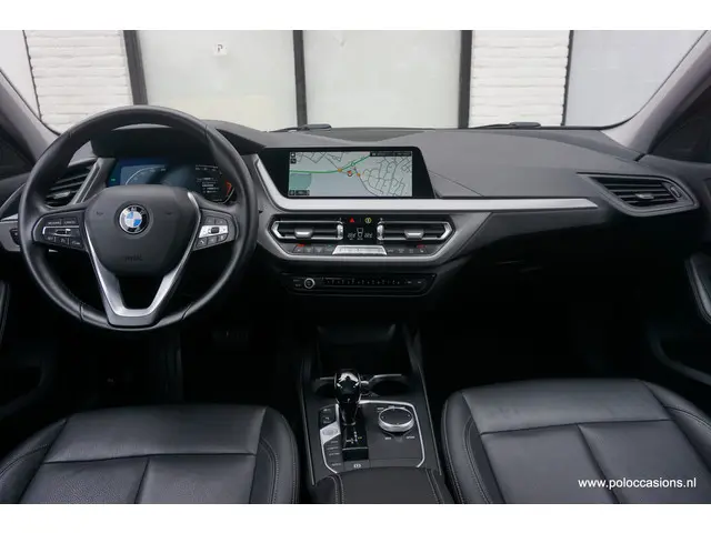 BMW 1 Serie 118i High Exec 2021 Benzine 8