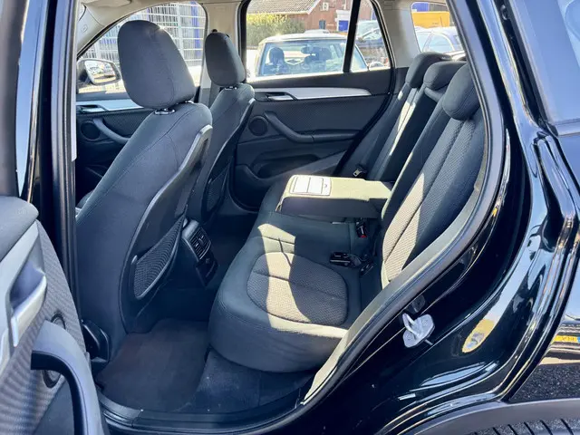 BMW X1 xDrive20i High Executive 2018 Benzine 30