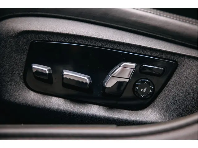 BMW 5 Serie 540i High Executive Edition 2019 Benzine 27