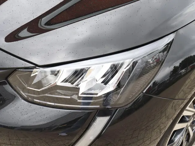 Peugeot 208 1.2 PureTech 101pk Allure Pack 2023 Benzine 12