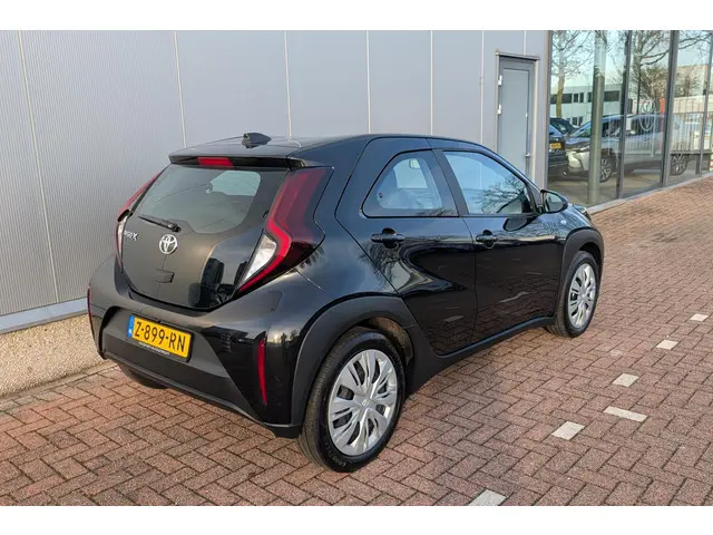 Toyota Aygo X 1.0 VVT-i MT Play 2024 Benzine 8