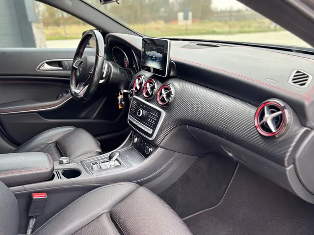Mercedes-Benz A-Klasse AMG 45 4MATIC 2016 Benzine 15