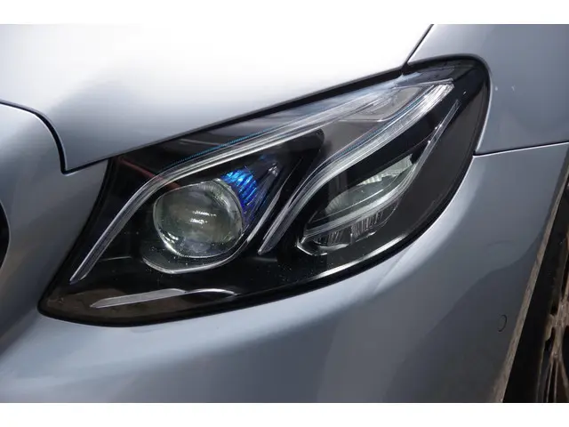 Mercedes-Benz E-Klasse 200 Prestige 2017 Benzine 31
