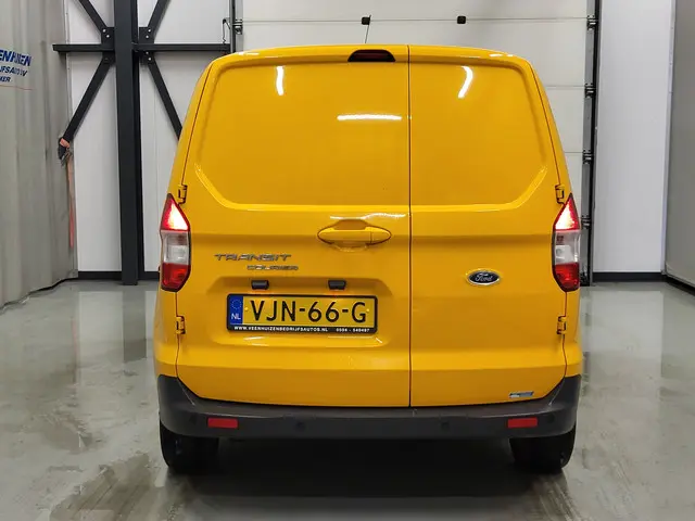 Ford Transit Courier 1.5TDCI 100pk Euro 6! 2021 Diesel 18