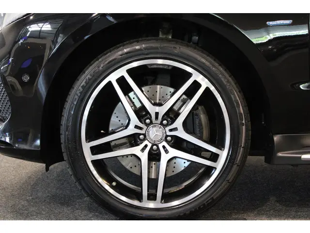 Mercedes-Benz GLE 500 e 4MATIC 2016 Hybride Benzine 6
