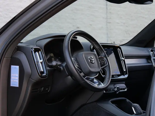 Volvo XC40 P8 AWD R-DESIGN/ SEAT PACK/ 2021 Elektrisch 27