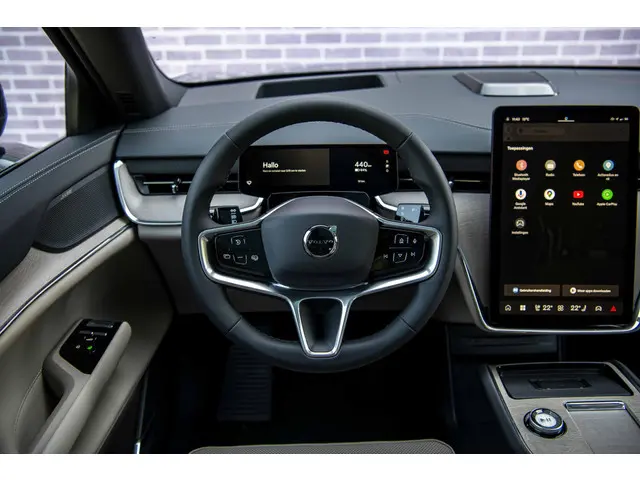 Volvo EX90 3