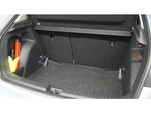 Škoda Fabia 1.0 TSI 95pk Ambition 2023 Benzine 38