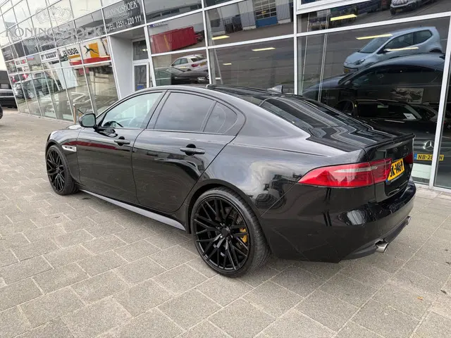 Jaguar XE 2.0 Portfolio R-Sport 2015 Benzine 7