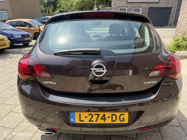 Opel Astra 1.4 Turbo Edition 2012 Benzine 4
