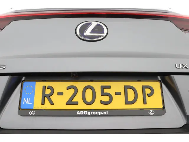 Lexus UX 250h Preference Line 2021 Hybride Benzine 38