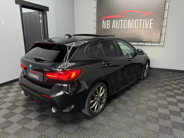 BMW 1 Serie 120i M-pakket 2023 2023 Benzine 4