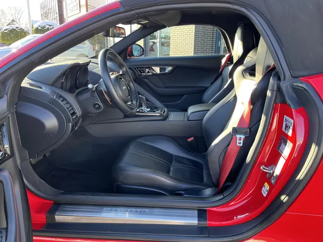 Jaguar F-Type 3.0 V6 S Convertible 2013 Benzine 13