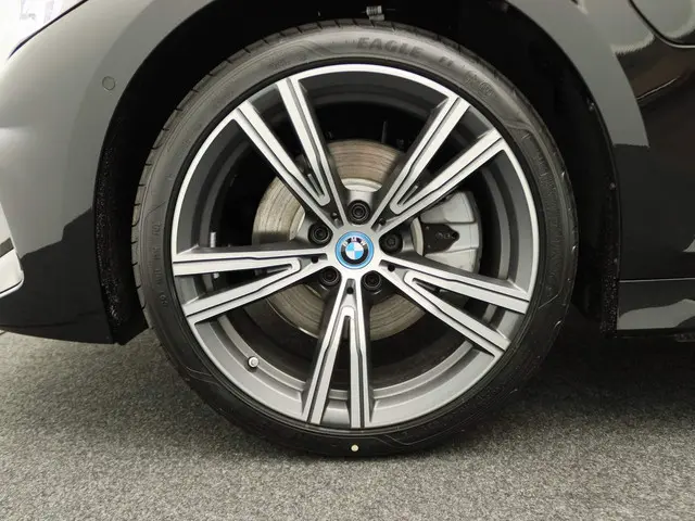 BMW 3 Serie Touring 320e 2024 Hybride Benzine 6
