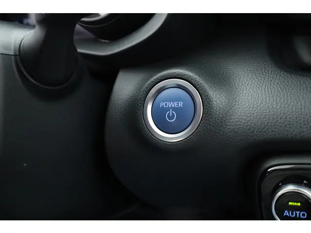 Toyota Yaris 1.5 Hybrid Dynamic 2023 Hybride Benzine 14