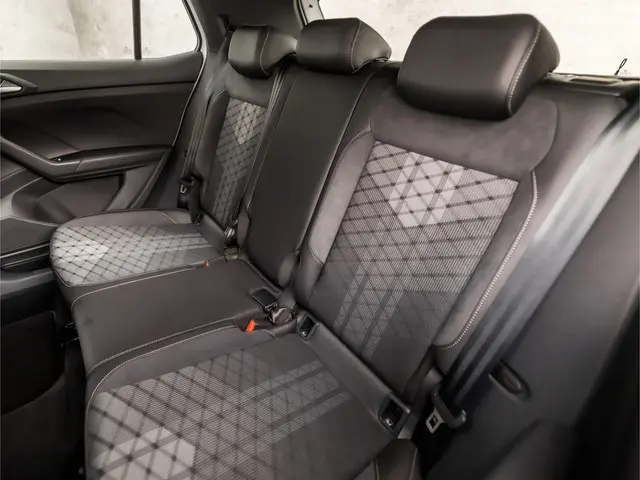 Volkswagen T-Cross 1.5 TSI R-Line 2025 Benzine 16